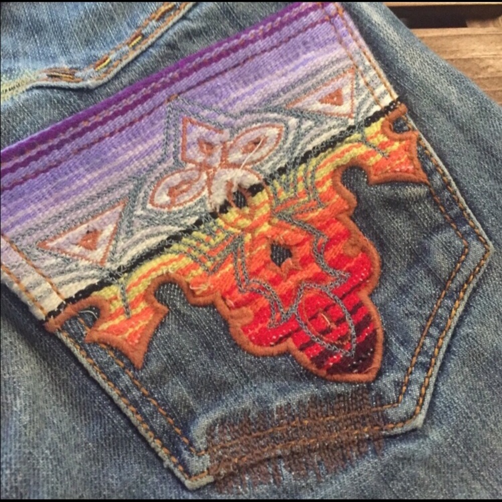 Vintage embroidered Anthropologie jeans - Picture 2 of 5